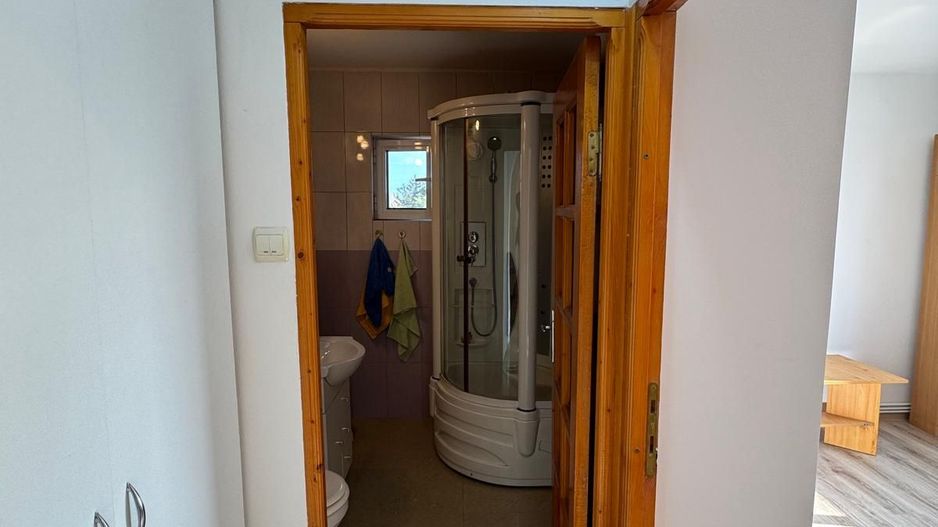 Apartament 3 camere 60 mp bloc 1980 central Filipesti de Padure! - Poză 22