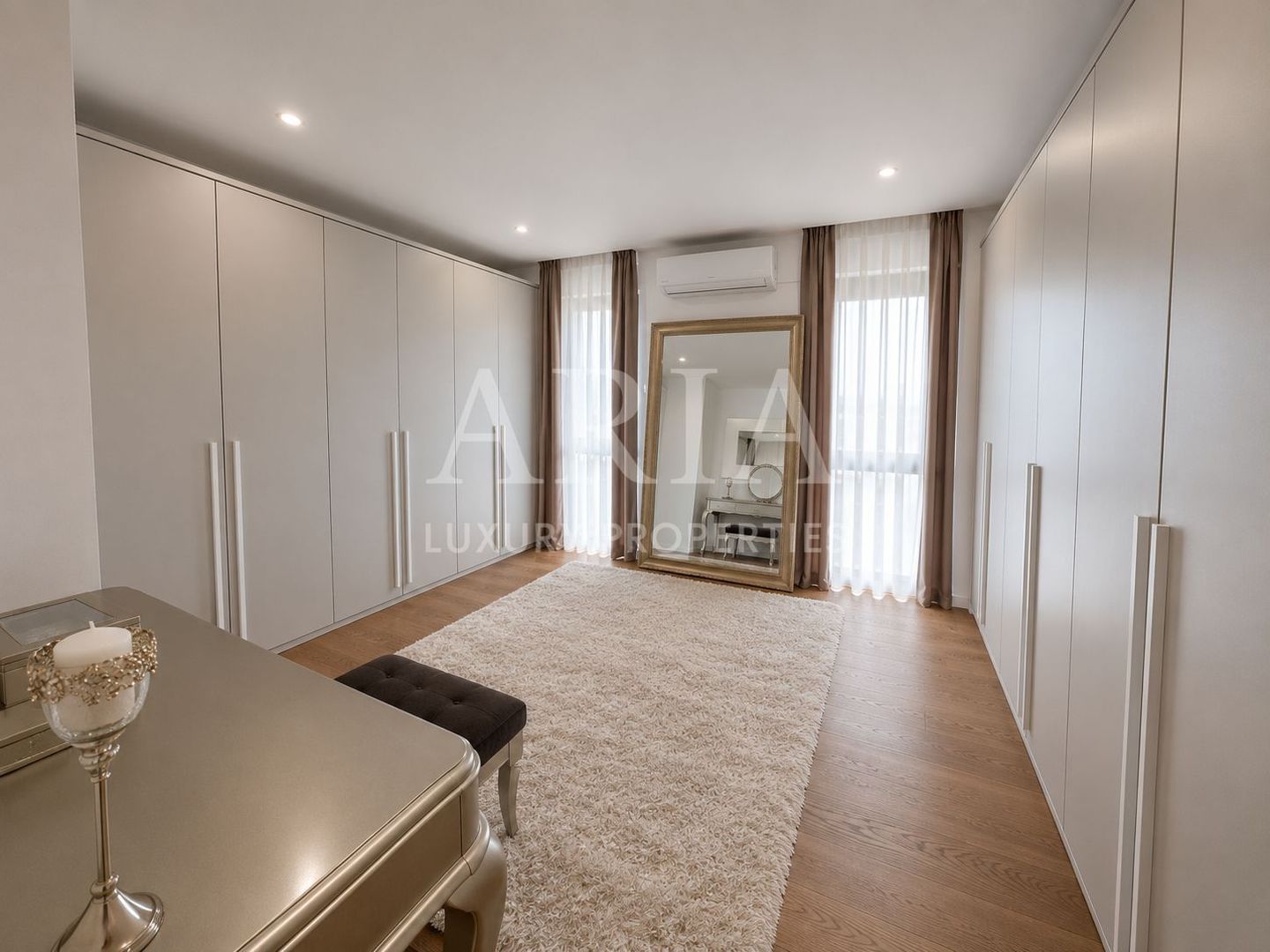 VILA MODERNA DE INCHIRIAT I EROU IANCU NICOLAE I PIPERA - Poză 10