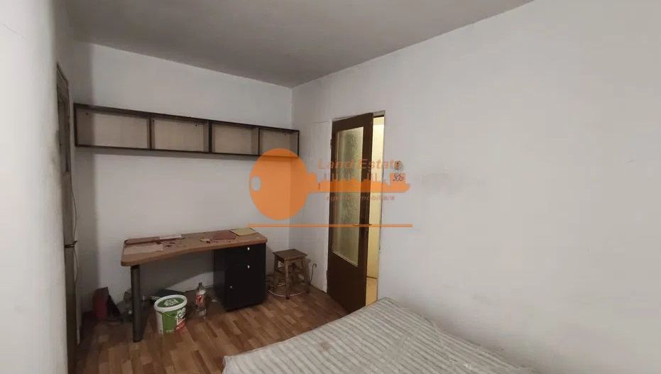 Garsoniera Gorjului-Bloc mixt(200 m metrou-1979) - Poză 5