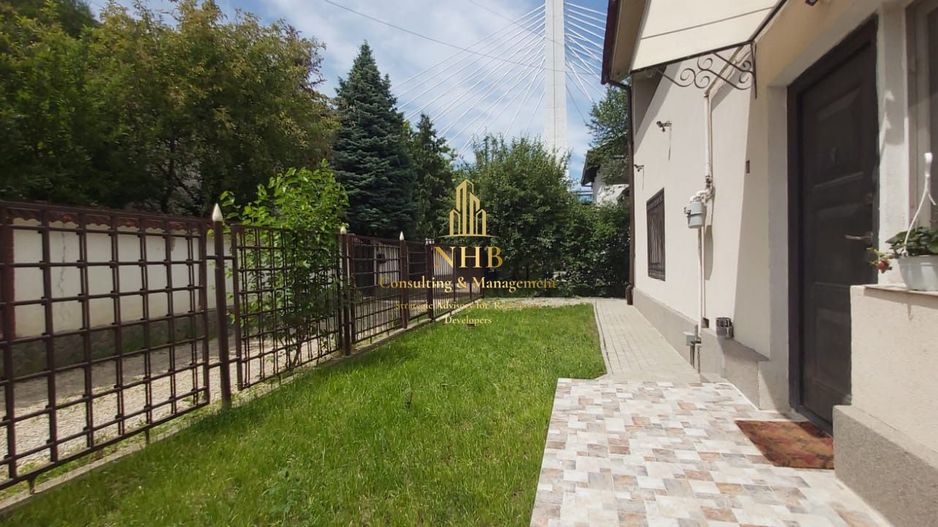 Casă spațioasă 5 camere + curte 340 mp în Băneasa | - Poză 12