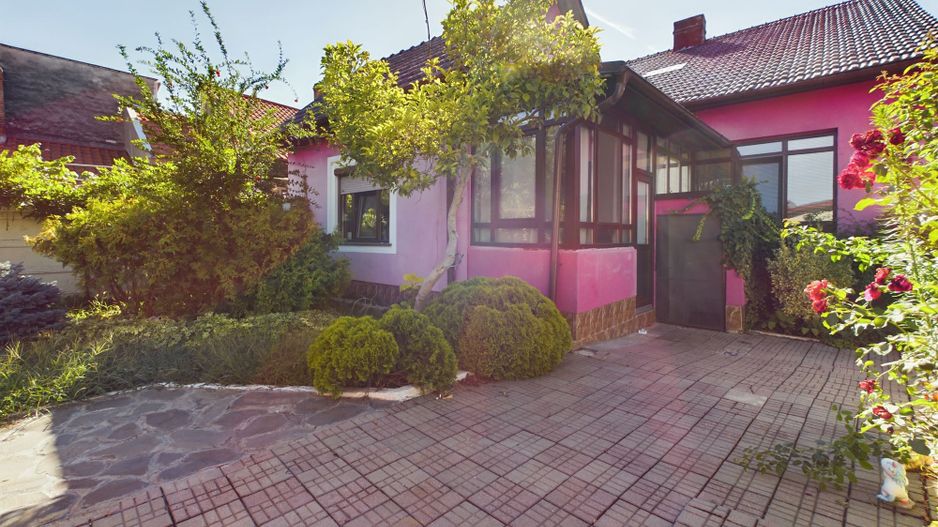 Casă individuală cu 4 camere, zonă centrală - Poză 2