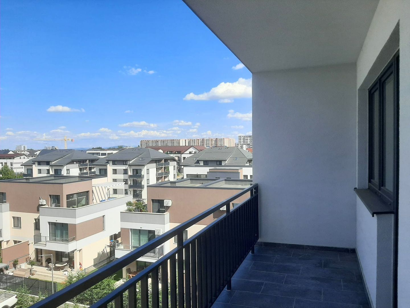 Un Apartament Pentru O Viață Bună  Coresi  2025 - Poză 6