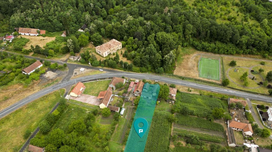 Teren şi casă în Odvoş - Poză 1