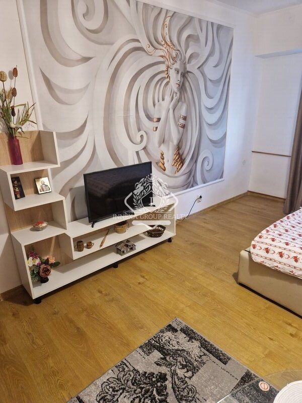 Garsoniera decomandata cf.1 mobilata/utilata bloc 1990 - Mall Vitan - Poză 3