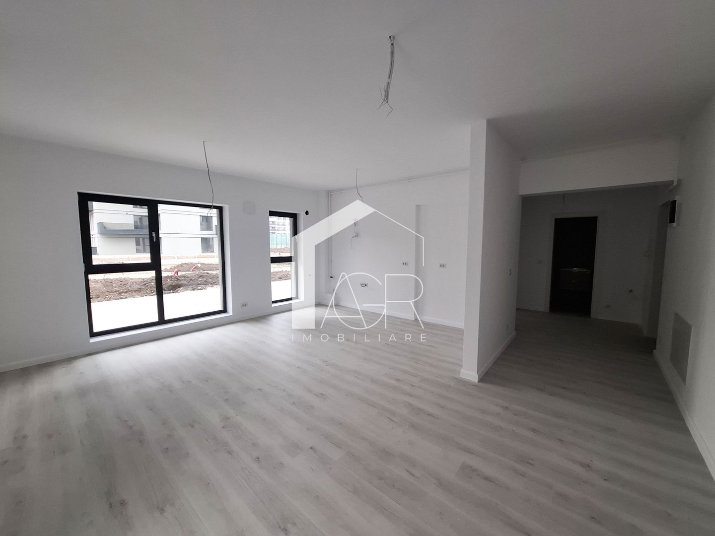 Apartament cu 2 camere, zona Albert - MRS Gradinile - Poză 1