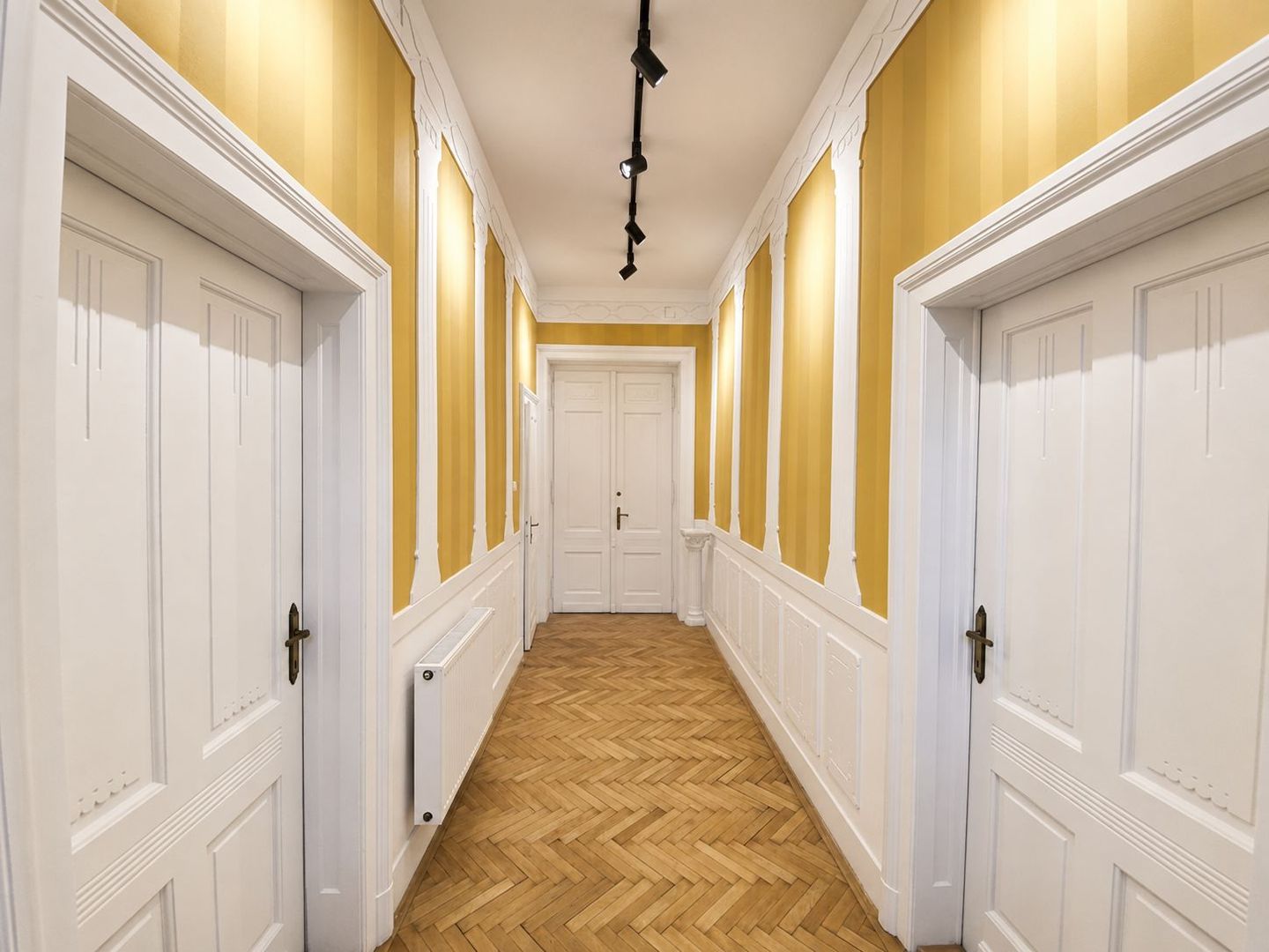 Comision 0%, Apartament 4 camere, Cladire Istorica, 134mp, Zona Sinaia - Poză 10