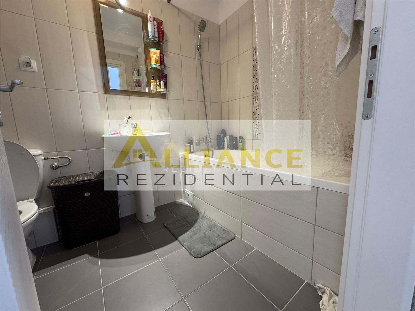 TREND RESIDENCE Vila P+1+M 4 camere 2 bai 120 mpu - Poză 23