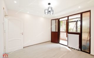 Vanzare apartament elegant cu 2 camere( Papadie) , etaj 4,105.000 EURO - Poză 2