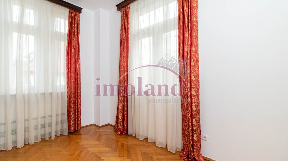 Inchiriere - Rezidenta/Birouri - Vila cu curte - Aviatorilor - Poză 20