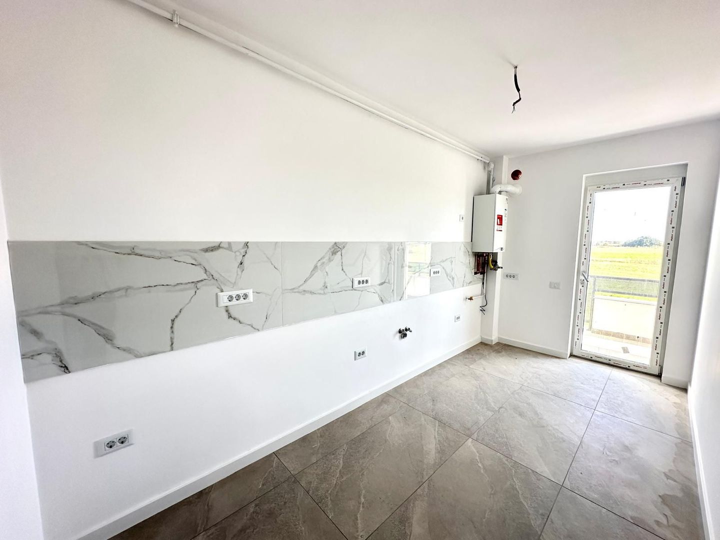 Ap pe 2 niveluri. Decomandat. 2 locuri de parcare. - Poză 4