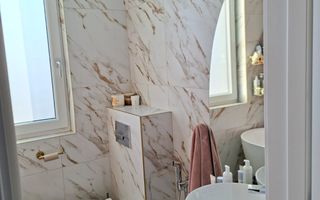 Casa moderna 4 camere 2 bai si curte libera 220 mp pe Calea Cisnadiei - Poză 8