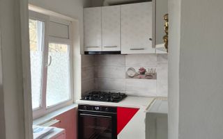 Mic la întreținere, bun la randament: apartament în Orșova - Poză 20