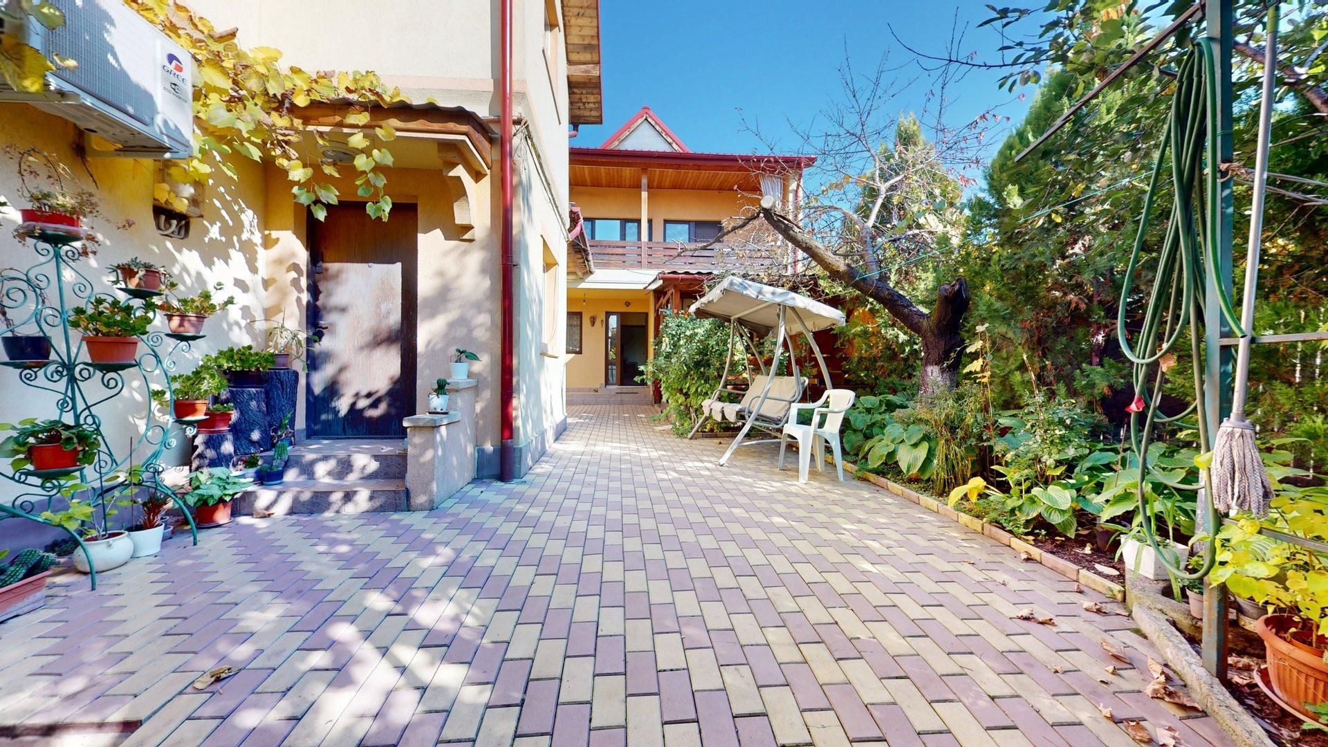 VIla Spatioasa 9 Camere si teren 260 mp - Strada Escalei! - Poză 1