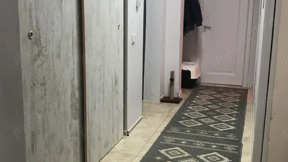 Apartament 3 camere de vanzare - Poză 1