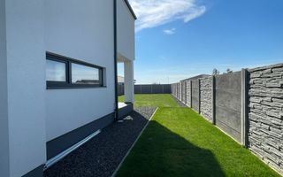 Duplex cu arhitectura deosebita - Mosnita Noua - Poză 18