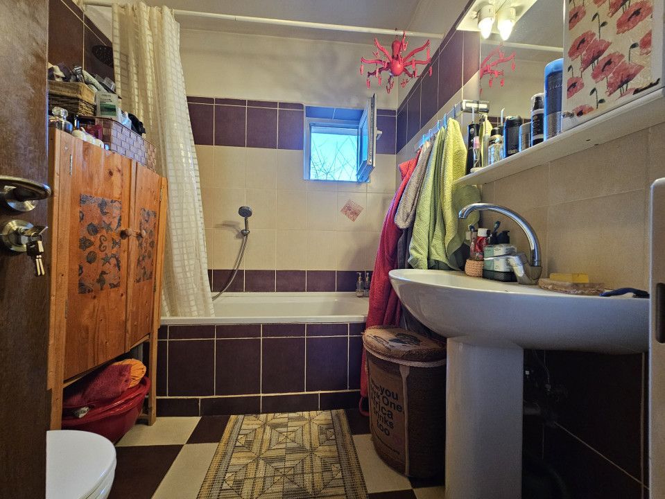 Vilă P +M în centrul orașului Otopeni, 7 + camere, anexe apartament - Poză 30