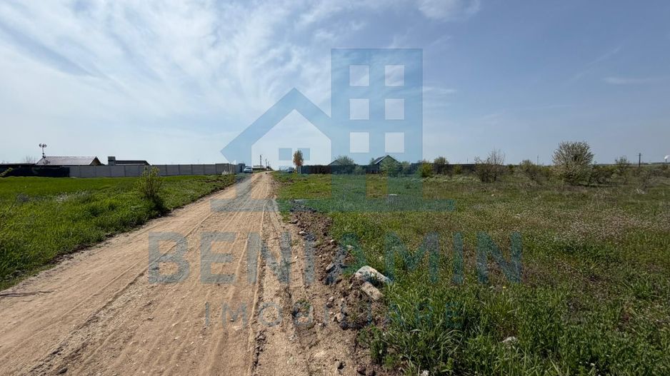 Teren intravilan zona Aeroport-800mp-28.000 euro-Deschidere 20x40m - Poză 3