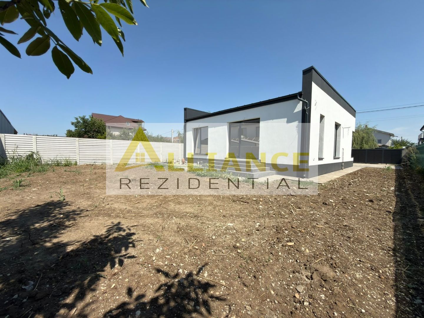 Casa individuala cu 4 camere - teren 454mp - mutare imediata - Poză 4