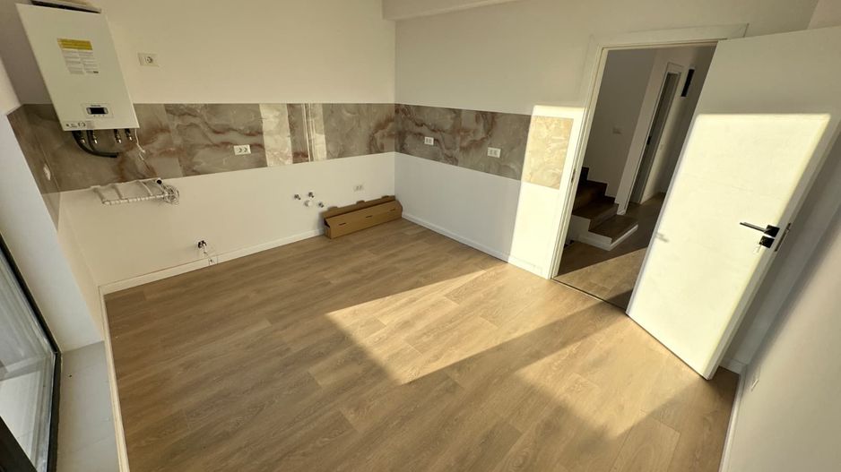 CASE INDIVIDUALE DOMNESTI - 6 CAMERE, GARAJ, PANOURI SOLARE, COMIS 0% - Poză 9