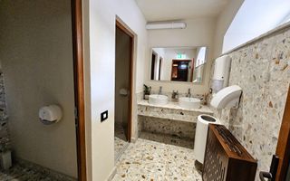 Clădire istorică ultracentrală, PUB + 13 birouri, S+P+M, renovată 2024 - Poză 17