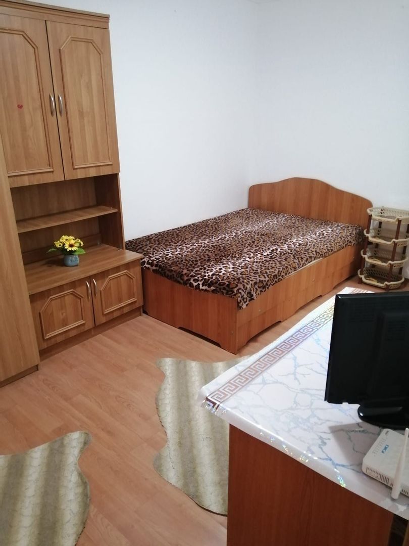 Vanzare garsoniera parter, Gavana zona Piata - Poză 3