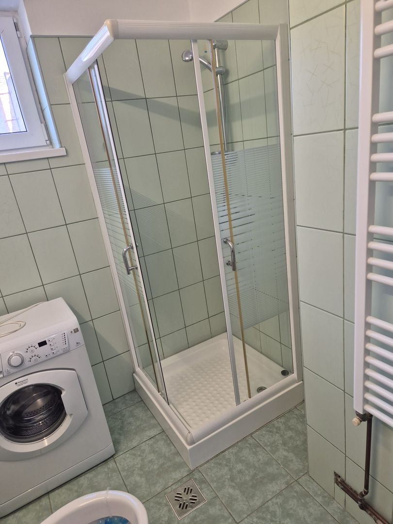 Garsoniera cu suprafata de 45mp,in zona centrala - Poză 8