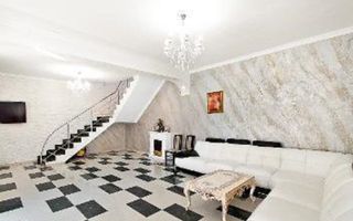 Casa P+1E si teren 370 mp, singur in curte - Piata Centrala - Poză 14