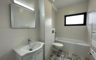 Casă / Vilă cu 4 camere de închiriat - Dezmir - Poză 8