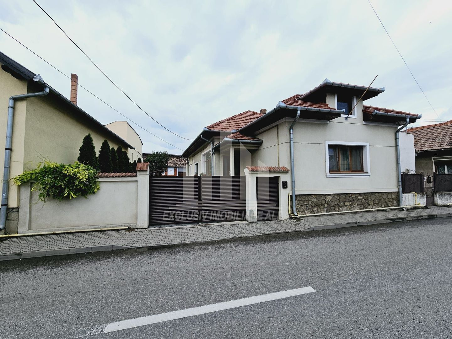 Casa inidividuala | 120 mp | 1256 mp teren | Renovata | Maieri - Poză 1