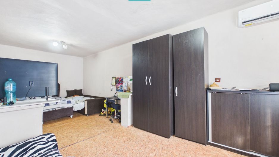 Casă cu 3 camere de vânzare în zona Bujac - Poză 3