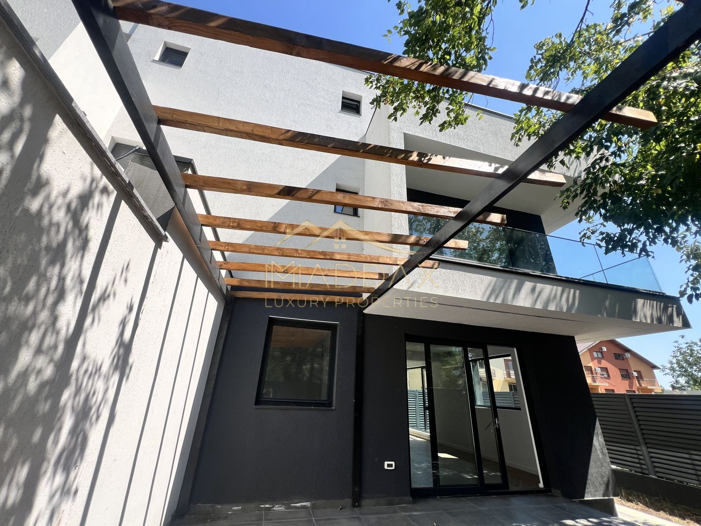 Vilă **6 camere  **451mp // Zona Iancu Nicolae - Poză 64