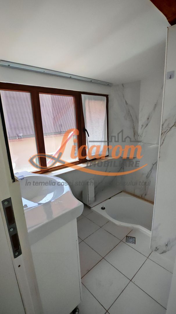 Vila 10 camere,pretabil compartimentare in 2 unitati separate,ASTRA. - Poză 10