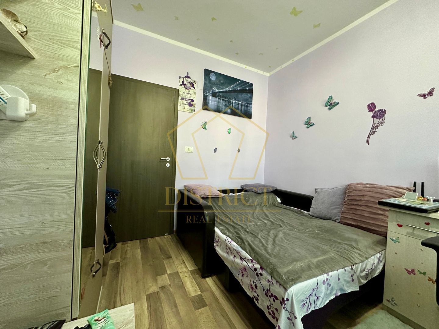 Apartament cu 3 camere mobilat si utilat la parter in Giroc la asfalt. - Poză 9