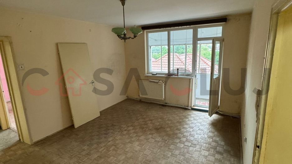 Apartament 2 camere | 45 mp + balcon 6 mp | Etaj 2 | Zona liniștită, între case - Poză 2