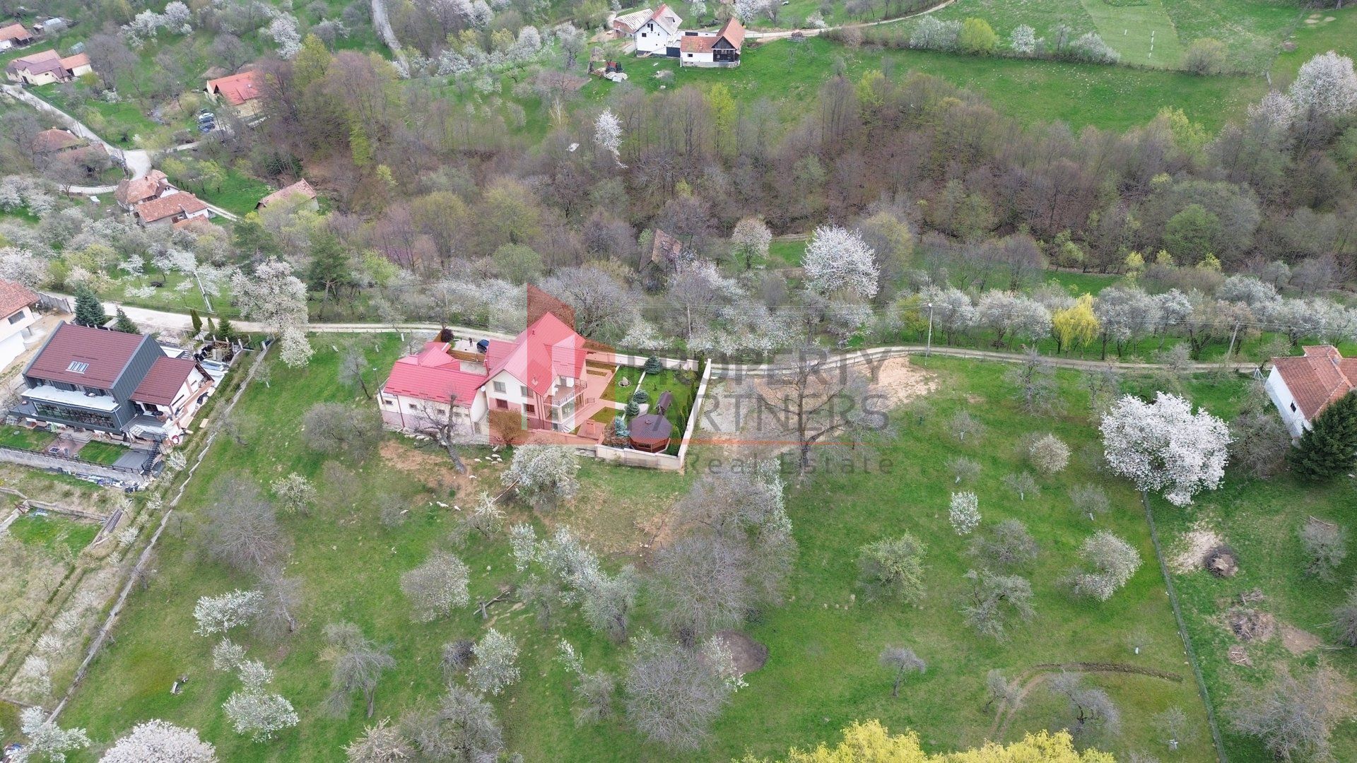 Casă 5 dormitoare + casă de oaspeți, priveliște Piatra Craiului, Sohodol-Bran - Poză 50