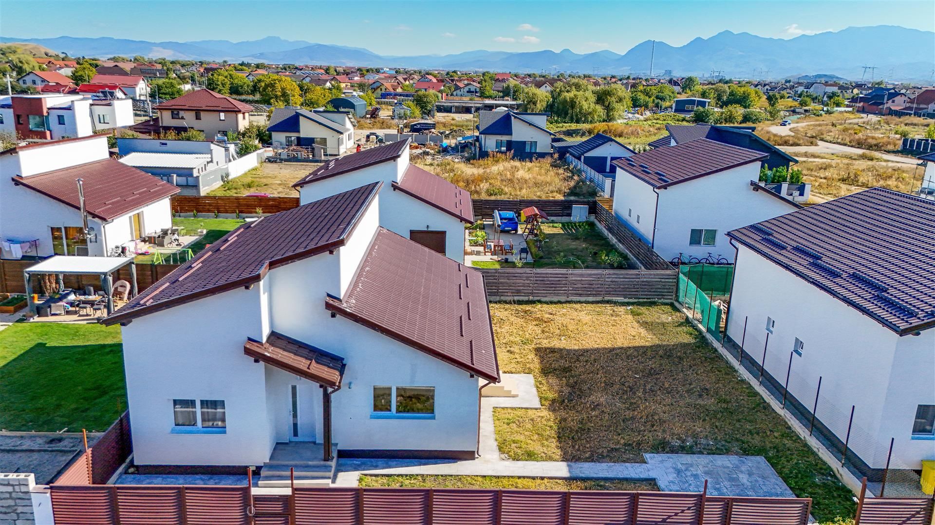 Casa noua la cheie | 500 m teren | Sanpetru Brasov - Poză 1