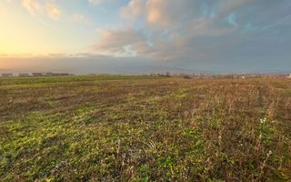 Teren Intravilan cu utilitati 560 mp | Deschidere 17 ml | Oarda de Jos - Poză 3