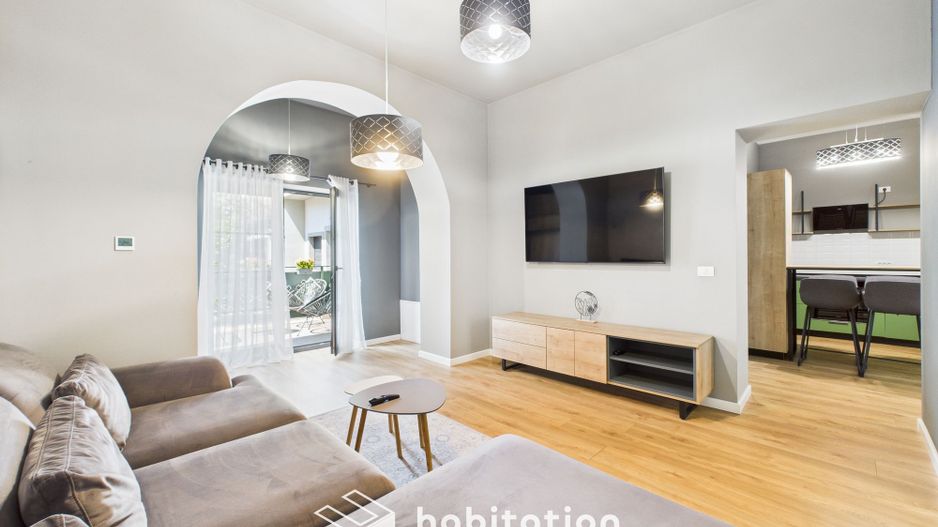 Elegant, finisaje premium, locație deosebita - 3 camere  în Bălcescu - Poză 2