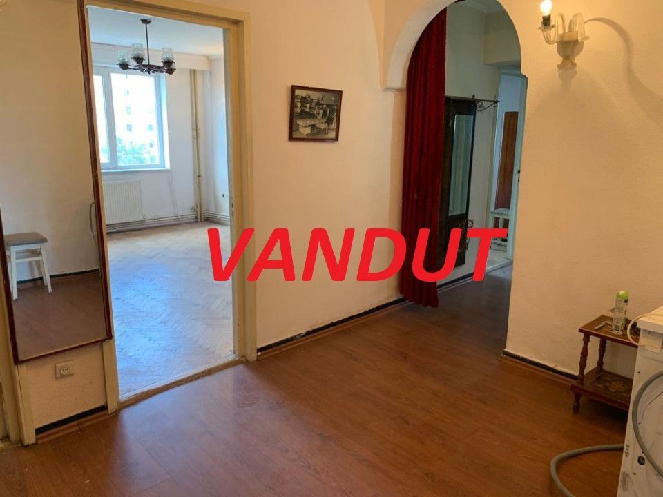 Vanzare Apartament 3 camere Ultracentral - Poză 1