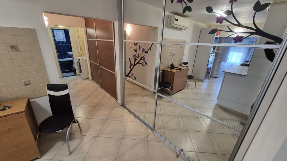 De inchiriat apartament cu 3 camere, etaj 3, Micro 16, 450 euro - Poză 1
