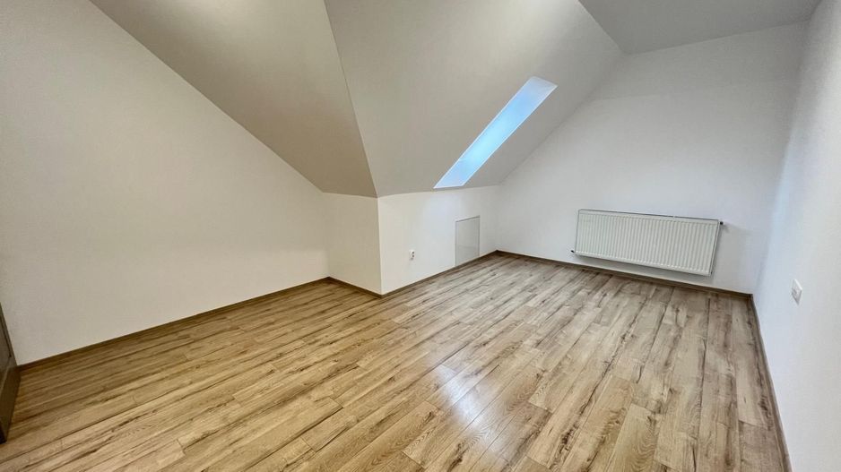 Casa cu 7 camere | 3 balcoane | Garaj | 220 mp + 80 mp curte | Cartier Panorama - Poză 27