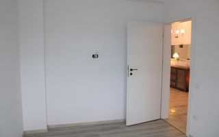Imobil deosebit, curte spatioasa, centrala proprie, loc de parcare! - Poză 7
