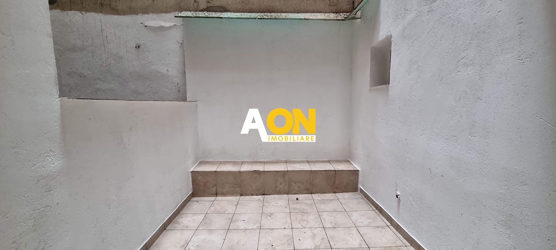 De vanzare apartament 3 camere, Cetate - Poză 8