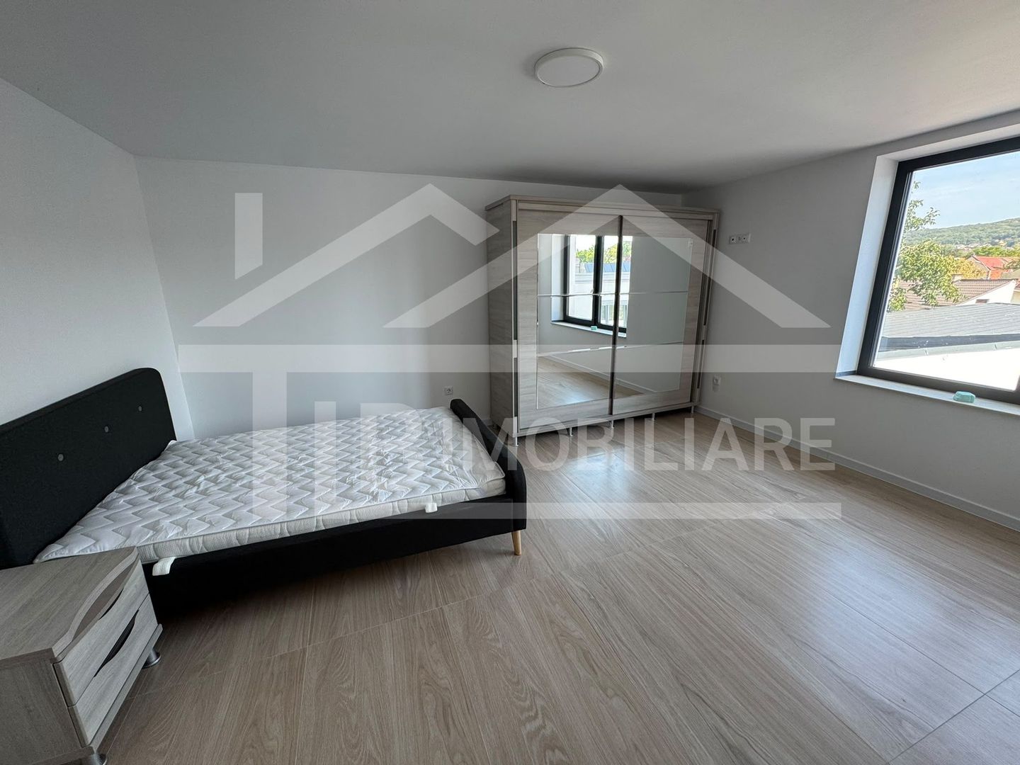 Apartament cu 3 camere, 105 mp, Zona UMFST - Poză 6