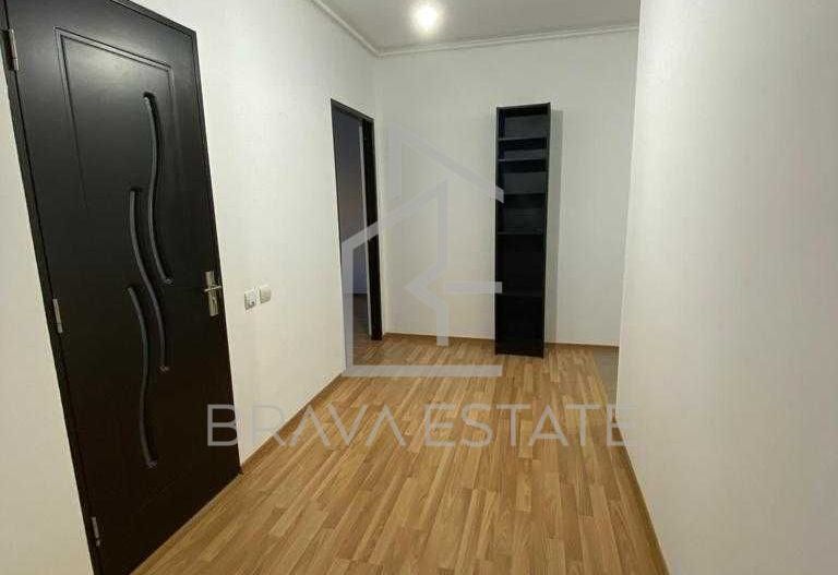 Apartament 2 camere, balcon, parcare, Zona VIVO - Poză 3