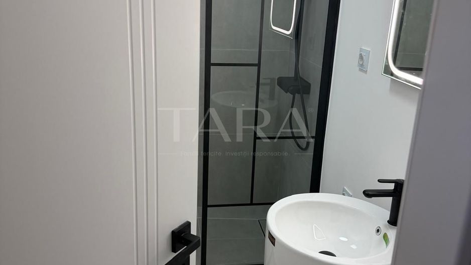 Apartament cu 2 camere, 38 mp, zona Horea. - Poză 1