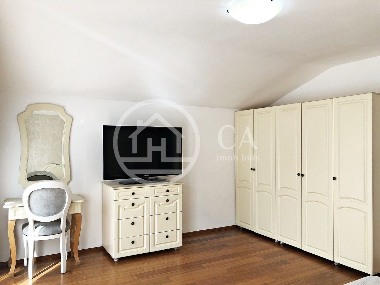 Casa cu 5 camere de inchiriat in cartierul Tineretului, Oradea - Poză 8