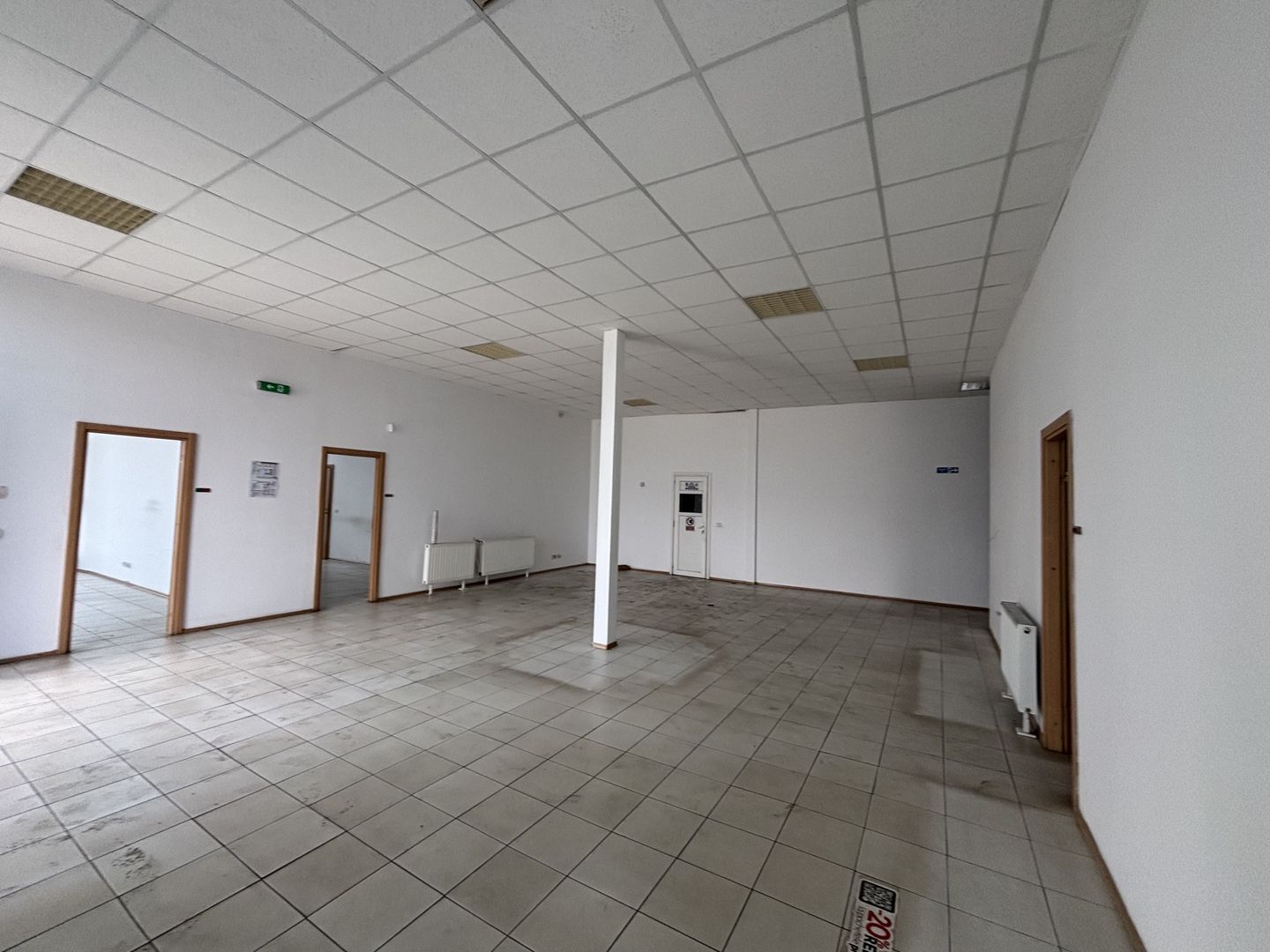 Depozit cu showroom de inchiriat de 1600 mp - Poză 23