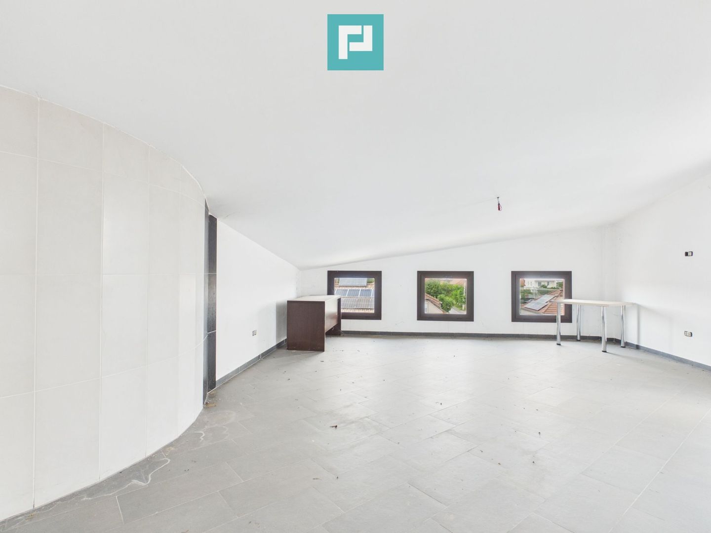 Clădire comercială în zona Grădiște - Poză 19