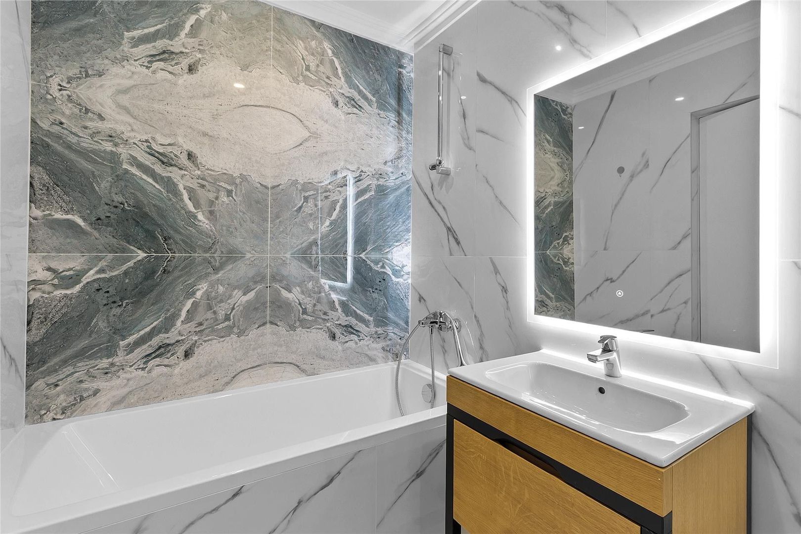 Apartament exclusivist cu 2 camere de închiriat în ONE66 design contemporan - Poză 10